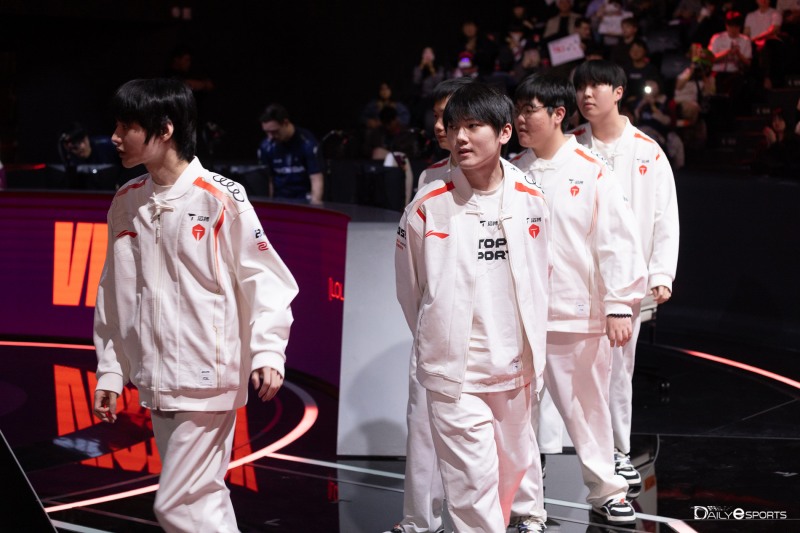 TES, 팀 리퀴드 2대0 꺾고 FST 첫 승