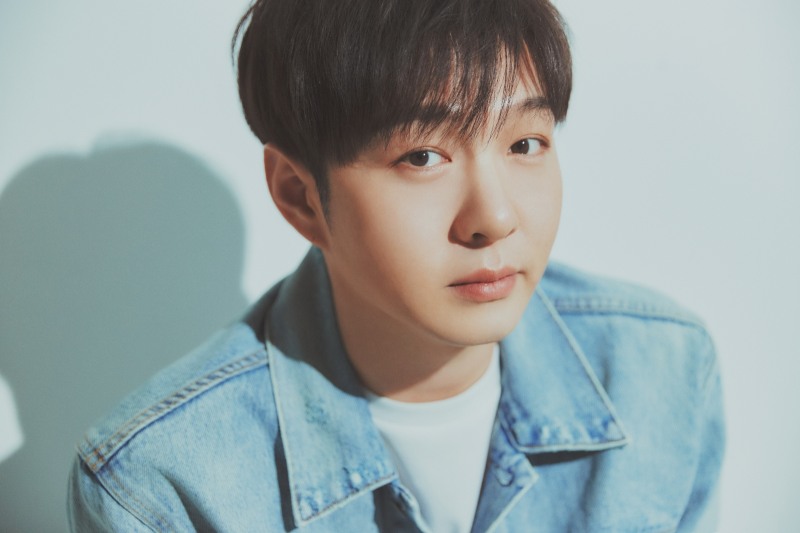 이창섭, 리메이크 디지털 싱글 ‘겁쟁이’ 12일 발매…‘향수 자극+신선함 선사’