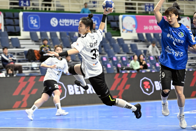 삼척시청 김보은이 돌파 슈팅을 하고 있다. / 사진제공=한국핸드볼연맹