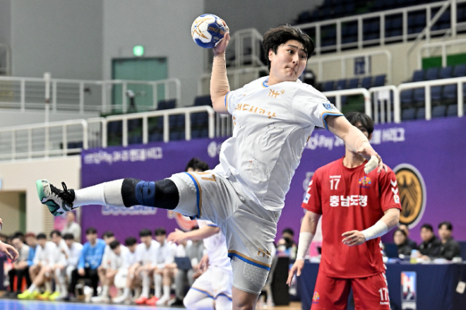 인천도시공사 진유성이 돌파슛 중이다. / 사진제공=한국핸드볼연맹