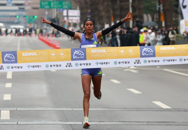 2025 서울마라톤 여자 국제부 1위 보레차