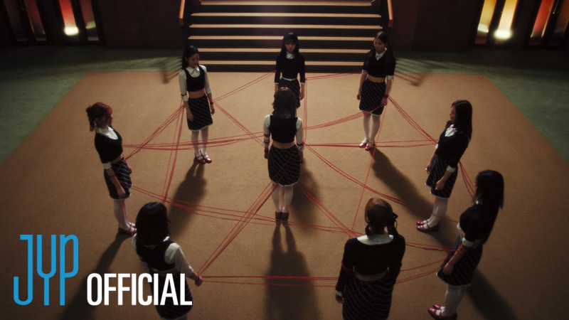 NiziU, 국내 컴백작 ‘LOVE LINE’ 프롤로그 공개…몽환적이고 신비로운 분위기 '기대감 UP'