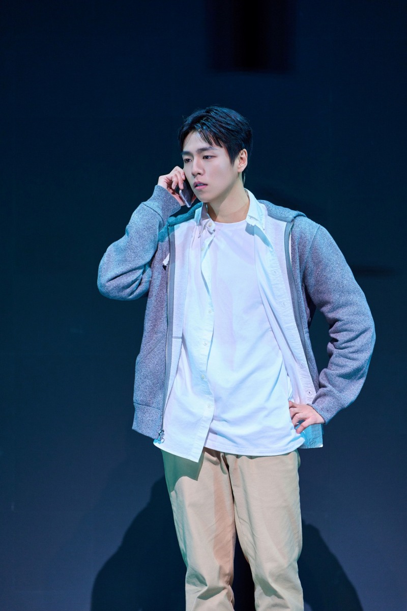 이현우, 연극 '애나엑스' 성료…무대 위 압도적 존재감