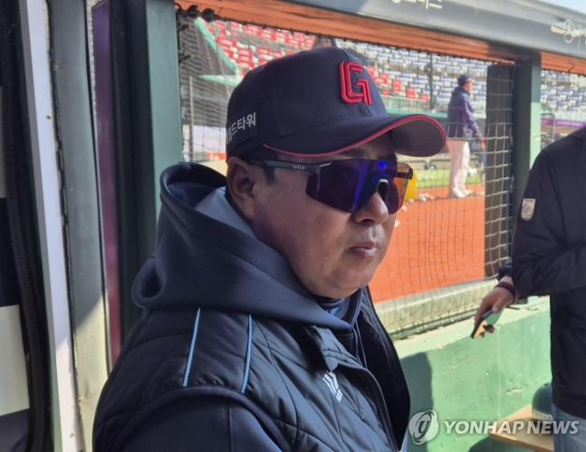 롯데 김태형 감독