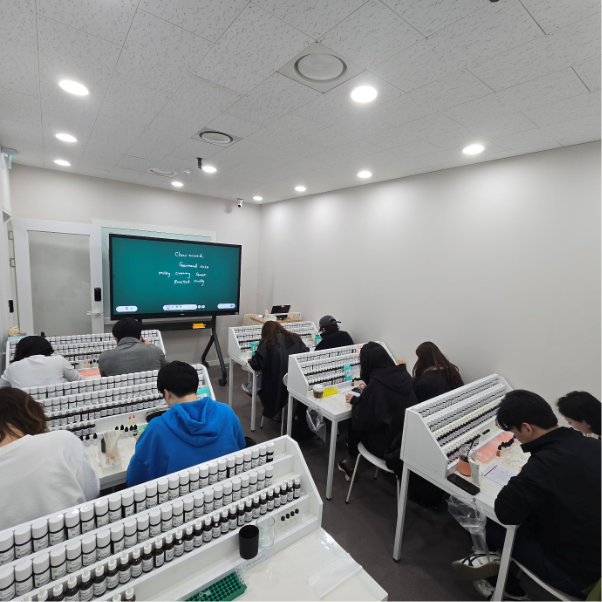 대한조향연구협회, 2025년 상반기 구어망드 노트 조향 세미나 성공적으로 마무리