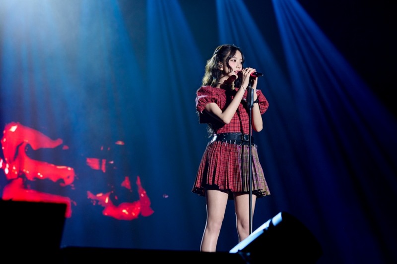 지수, 첫 솔로 투어 본격 시작…정성 가득 신곡 무대 '호응'