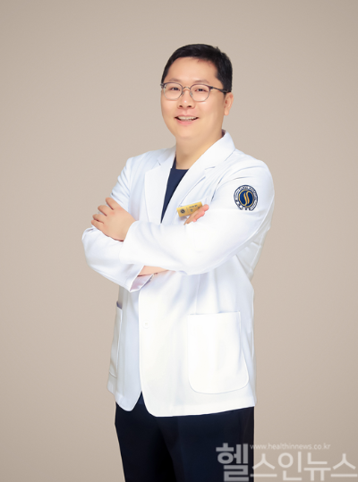 한웅 안산 클래스병원 척추 센터 원장 (안산 클래스병원 제공)