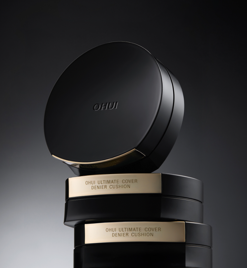 LG생활건강은 오휘(OHUI)를 통해 0.5호 단위로 세분화한 맞춤형 쿠션 파운데이션 '얼티밋 커버 데니어 쿠션'을 출시했다. (LG생활건강 제공)