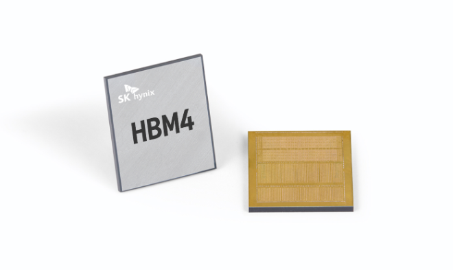 SK하이닉스가 최근 주요 고객사에 샘플을 공급한 고대역폭 메모리(HBM)4 12단 제품 모습 ⓒSK하이닉스