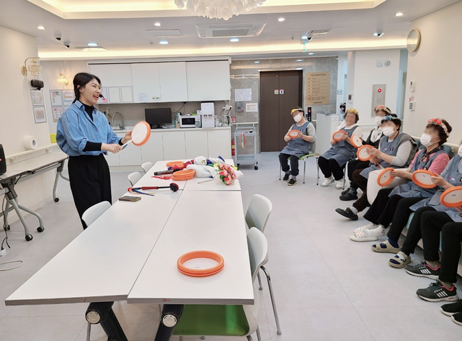 라파시니어, 요양기관 종사자 직무 스트레스 해소 프로그램 성료