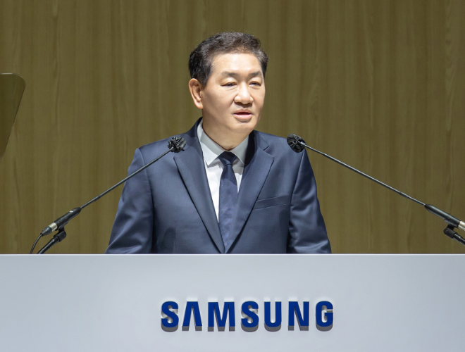 한종희 삼성전자 부회장이 19일 오전 경기 수원컨벤션센터에서 열린 제56기 정기 주주총회를 진행하고 있다. ⓒ삼성전자
