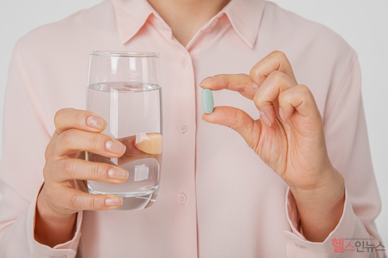 폐경이 다가올수록 여러 증상을 겪기 쉽다. 영양소를 미리 보충해 건강한 폐경을 준비하자. (클립아트코리아)