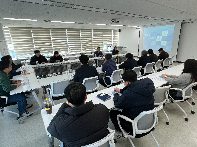 안전보건공단 경기지역본부(본부장 송석진)는 19일 관내 작업환경측정기관 및 특수건강진단기관을 대상으로 2025년도 소규모 사업장 작업환경측정 및 특수건강진단 비용지원 사업 설명회를 개최했다.