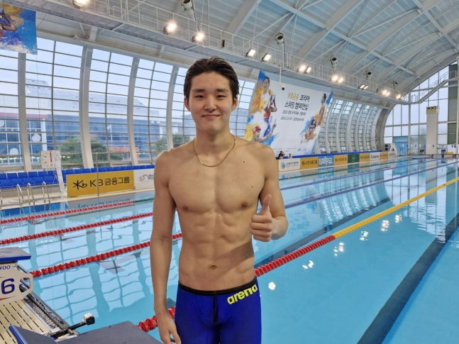 국가대표 선발전 남자 자유형 1,500m에서 우승한 김우민.