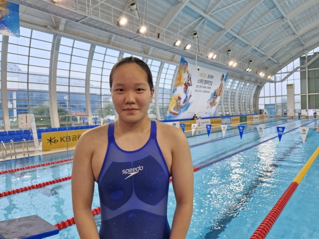 국가대표 선발전 여자 자유형 1,500m에서 2년 연속 우승한 김채윤.