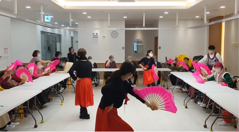 민쌤 안무연구소, 경기문화예술교육 ‘노는예술 더하기’ 비봉골든케어재활요양원과 성공적으로 마쳐