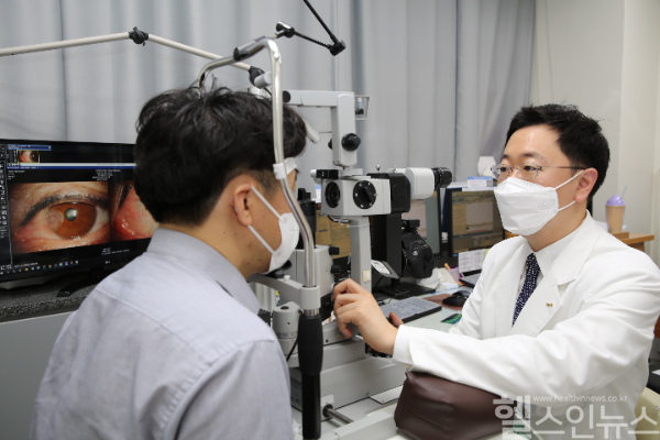 김경우 중앙대병원 안과 교수 익상편 환자 진료사진 (중앙대병원 제공)