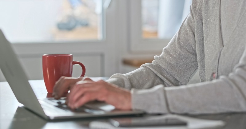 직장인이 카페 고르는 기준? “콘센트·넓은 좌석·와이파이 필수”