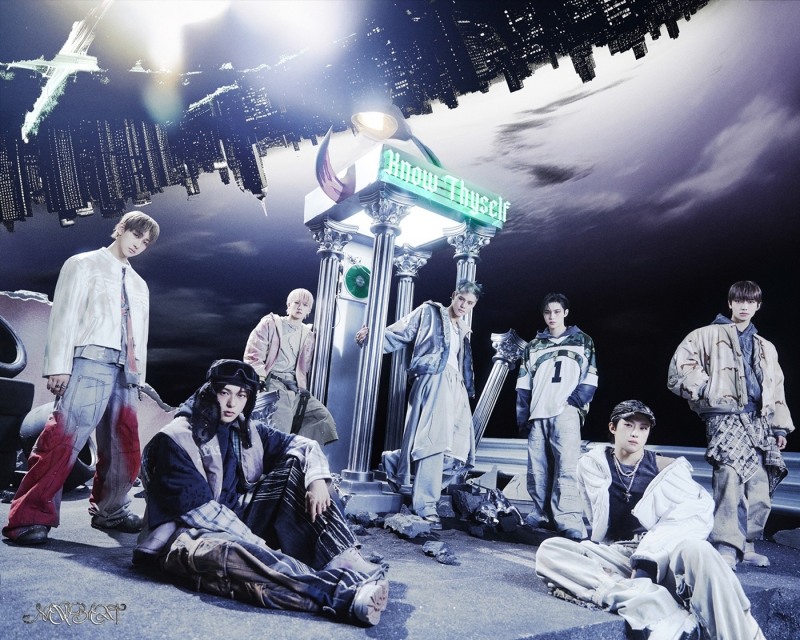 뉴비트, 실험실 콘셉트 쇼케이스로 K팬들에게 데뷔 신고식