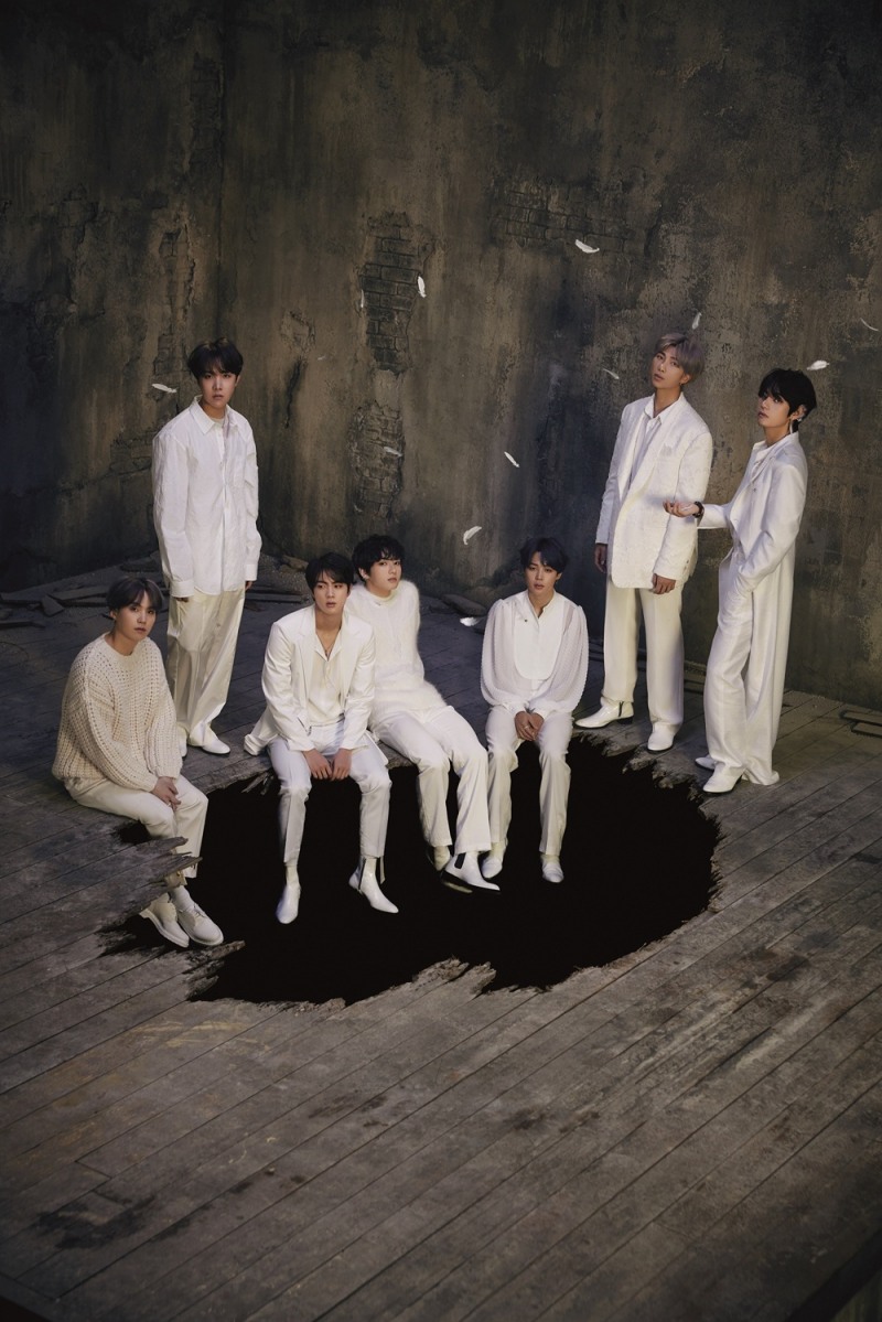 BTS ‘Black Swan’, 스포티파이 5억 스트리밍 돌파…단체곡 통산 14번째 5억 스트리밍 곡