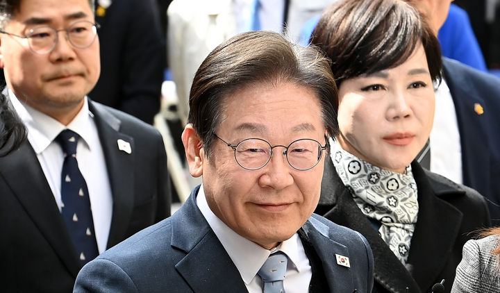 이재명 더불어민주당 대표가 26일 서울 서초구 서울고등법원에서 열린 공직선거법 위반 혐의 2심 선고 공판에 출석하고 있다./뉴시스
