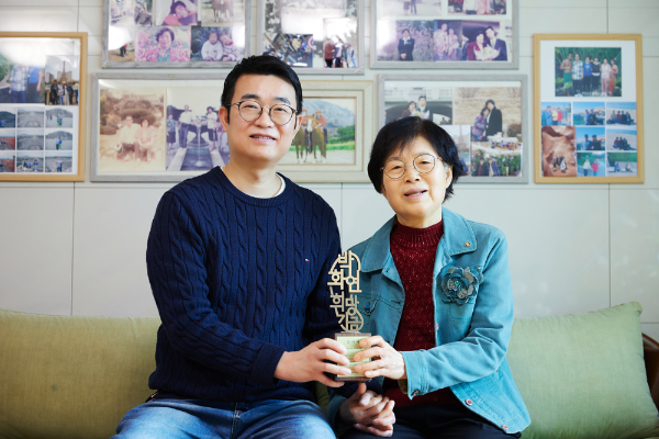 아들 조성우씨와 박화연 할머니(오른쪽)