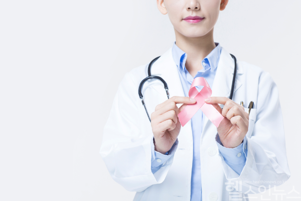 유방 결절이 발견됐을 때. 환자에 따라 최소 침습적인 맘모톰 시술로 빠르고 안전하게 제거할 수 있다. (클립아트코리아)