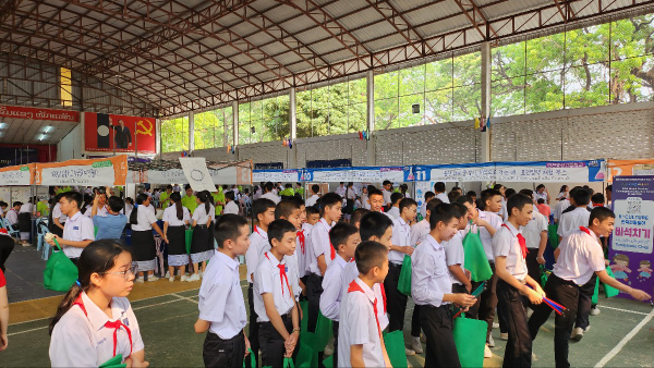 라오스 비엔티안에서 ‘2025 글로벌 창의융합교육캠프를 실시하고 있다.