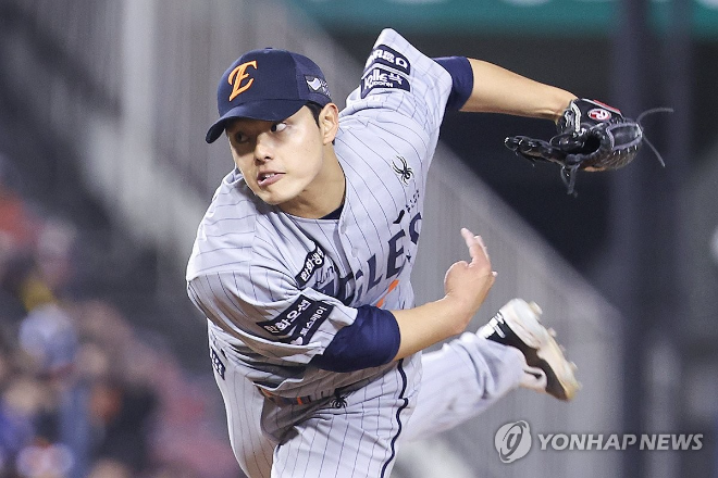 한화 문동주, 복귀전서 5이닝 퍼펙트 투구...최고구속 158km 위력