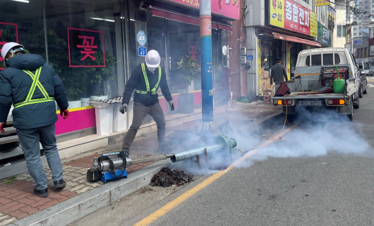 전라남도는 질병관리청이 지난 27일 일본뇌염 주의보를 발령한 가운데, 도내에서도 일본뇌염 매개 모기인 작은빨간집모기가 확인돼 주민들에게 모기 물림 예방을 당부했다. (전남도 제공)