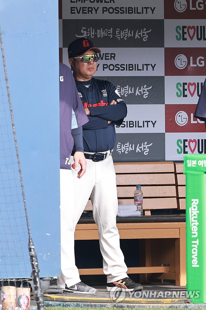 롯데 김태형 감독