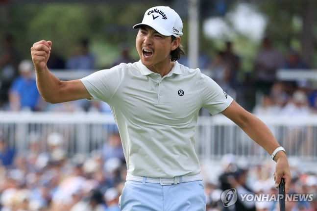 우승을 확정하고 기뻐하는 이민우