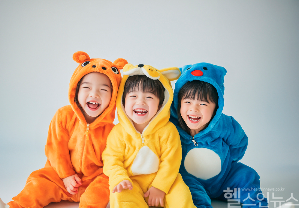 온병원이 자폐 스펙트럼 장애의 급증과 중요성을 알리고, 조기 진단과 치료의 필요성을 강조하는 날인 '세계 자폐증 인식의 날'을 맞아, 자폐와 발달 지연을 구분하고 의료진 상담의 중요성을 전달했다. (클립아트코리아)