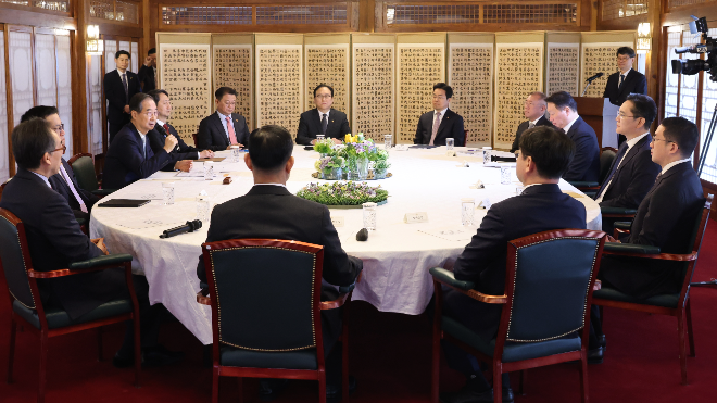 한덕수 대통령 권한대행 국무총리가 1일 서울 종로구 삼청동 총리공관에서 열린 경제안보전략TF 회의에 참석해 발언하고 있다. ⓒ연합뉴스