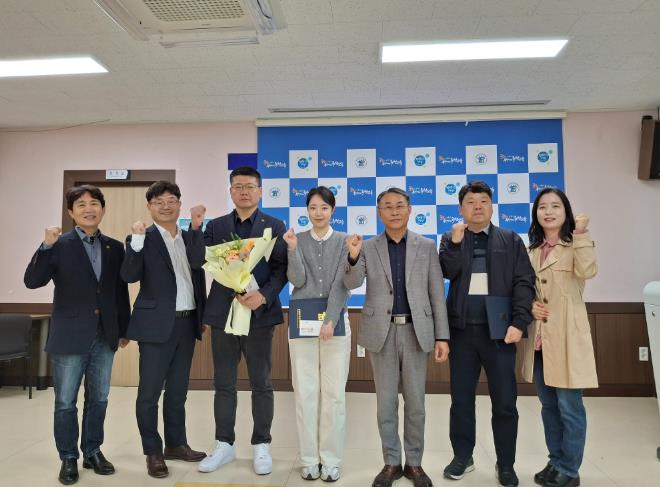 옥천교육지원청, 2025. 1분기 ‘청렴 우수직원’ 및 ‘OK-Edu 친절직원’ 선정