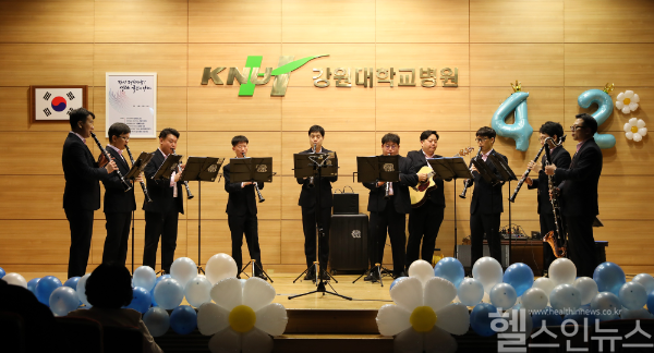 ‘세계 자폐인의 날’ 강원대병원, 발달장애인 예술단체 ‘드림위드앙상블’ 초청 공연 개최 (강원대병원 제공)