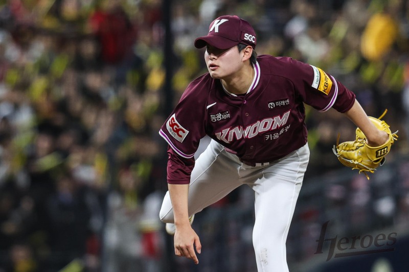 키움 히어로즈 고졸 신인 투수 윤현.