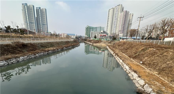 인천시 갯골수로~학익유수지 중간수역 전경