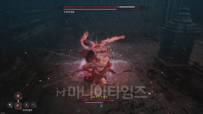 '퍼스트 버서커: 카잔' 인게임 화면. 게임을 진행하다 보면 중간마다 도전의 원혼을 불러낼 수 있다. 도전의 원혼을 쓰러뜨리면 조력자를 호출하거나 성장시킬 수 있는 자원을 얻을 수 있다.