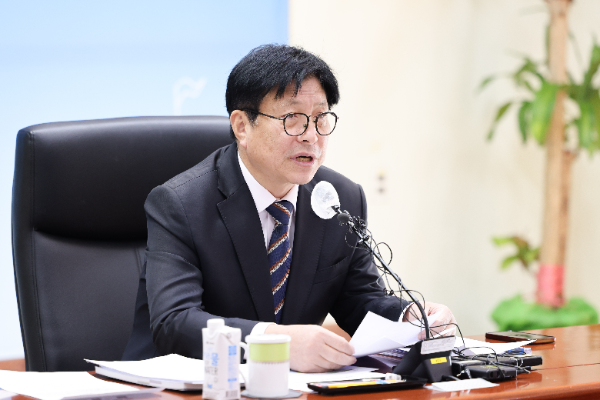 도성훈 교육감이 전자칠판 납품비리 관련 향후 교육청 연루자 확인시 무관용원칙을 적용 엄중 처벌을 지시하고 있다.