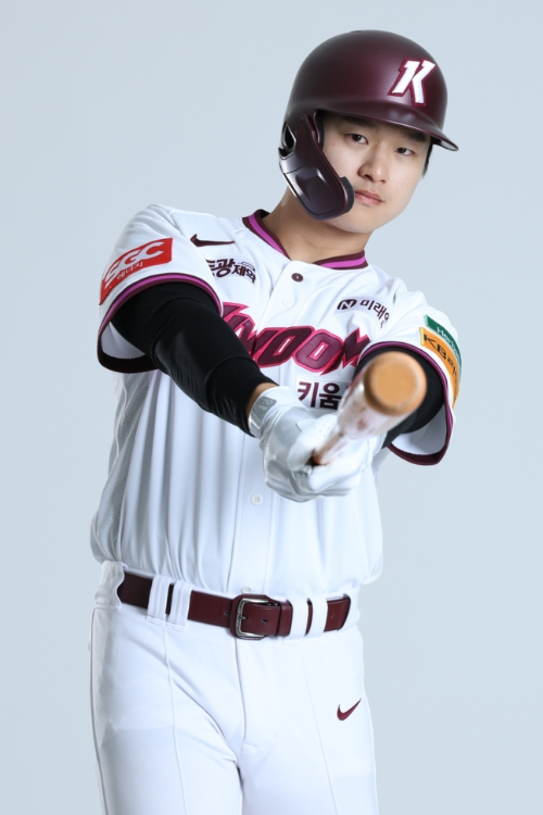 키움 박주홍, 프로 데뷔 6년 만에 첫 홈런 신고...NC전 스리런 작렬