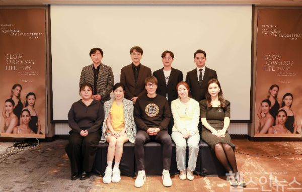 (왼쪽 상단부터 시계 방향으로) 유상은 닥터에버스의원 홍대점 원장, 이동익 올댓라인의원 원장, 김중수 데이원의원 강남본점 원장, 배경태 세종 잇츠미의원 원장, 이승현 뷰성형외과 원장, 이현주 골드제이의원 원장, 홍기웅 샘스킨성형외과 원장, 김현옥 클림의원 명동점 원장, 정혜원 루르드성모의원 원장 (갈더마코리아㈜ 제공)