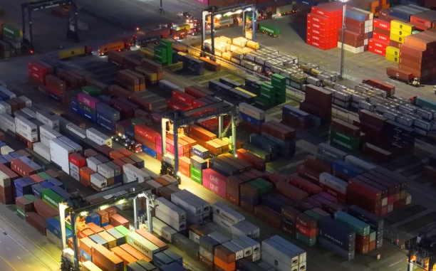 (상보) 美백악관 "9일부터 중국에 총 104% 관세 적용"