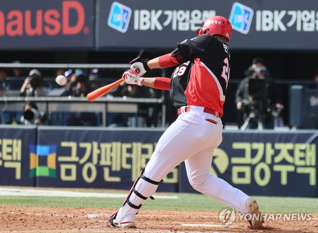 '변우혁 결승 적시타 포함 3타점' KIA, 롯데 5-4로 꺾고 연패 탈출