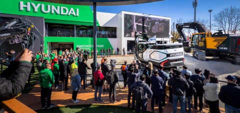 바우마2025 HD현대건설기계 부스 전경/HD현대