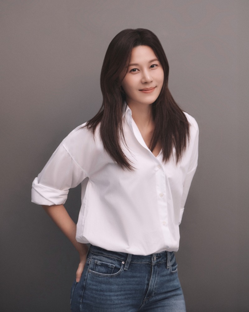 김하늘, 빌리언스와 전속계약 체결…새로운 도약 예고