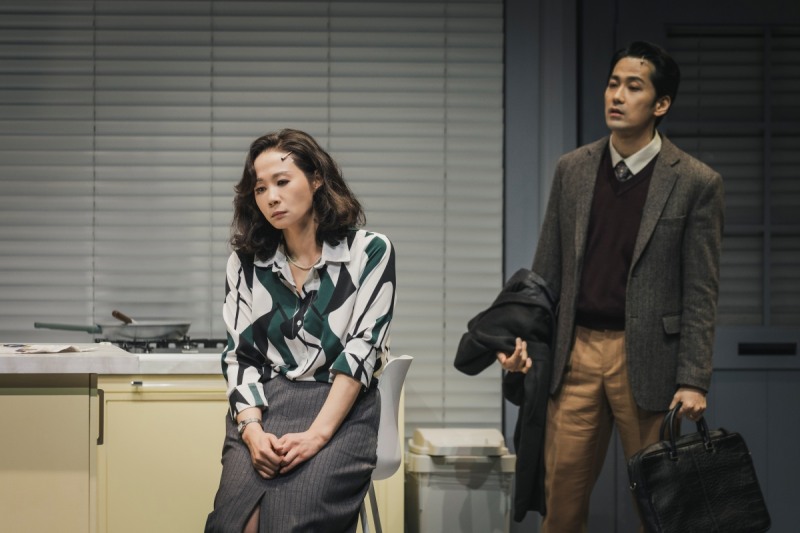 ‘그의 어머니’ 김선영, 7년 만에 연극 무대 귀환…몰입 배가 시키는 폭발적 내면 연기 ‘호평’