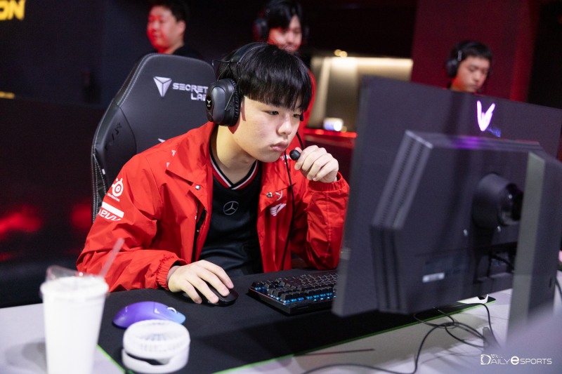 '스매시' 신금재