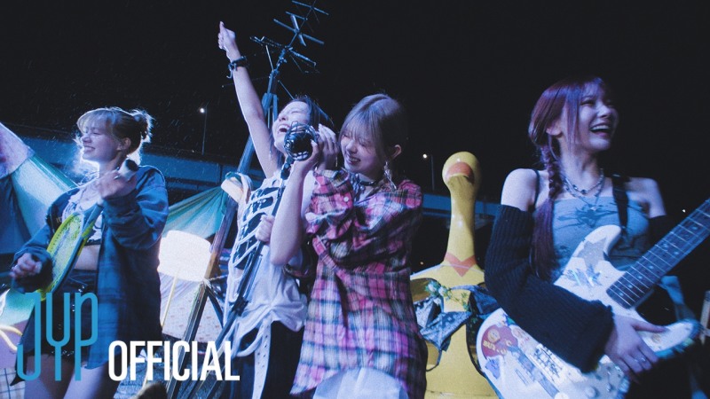 NiziU, ‘만약이라는 건 없어 (What if)’ 트랙 비디오 공개…멤버 9인 단짝 케미 발산