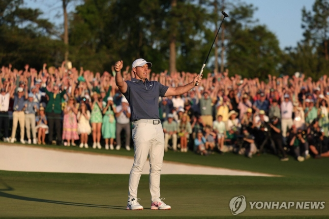 연장전 승리 후 기뻐하는 매킬로이